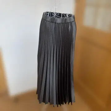 MOGA 플리츠 롱 스커트