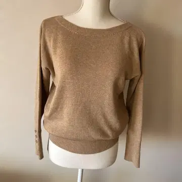 베이지 니트 스웨터 긴팔