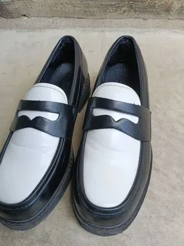 화이트 블랙 로퍼 Takeo Kikuchi