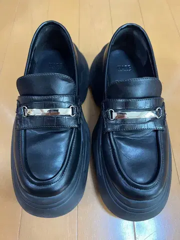 HARE 통굽 로퍼 M