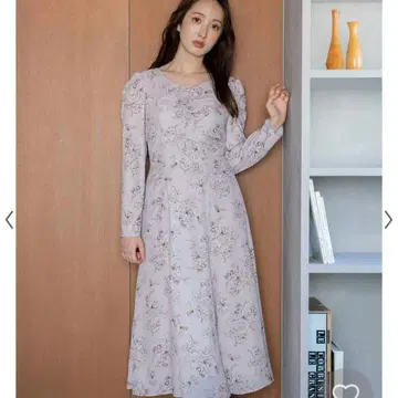 라인 플라워 꽃무늬 원피스