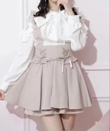 노에미(NOEMIE) 서스펜더 스핀들 치마바지