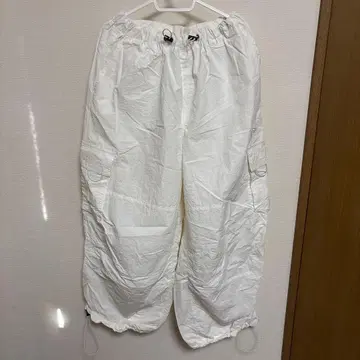 페르슈 화이트 카고 팬츠