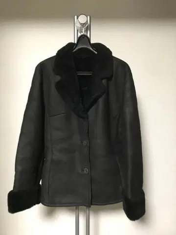 블랙 가죽 무스탕 자켓 11호 스페인 가죽 거의 미사용