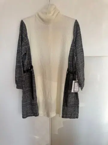 터틀넥 니트 원피스 체크 무늬