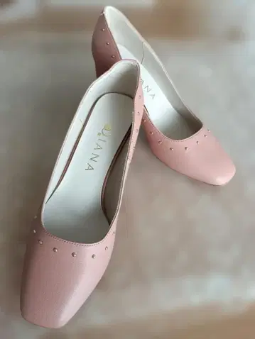 DIANA 핑크 스터드 힐 22.5cm