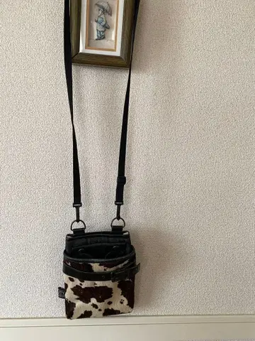 송치 무늬 소가죽 시저 케이스