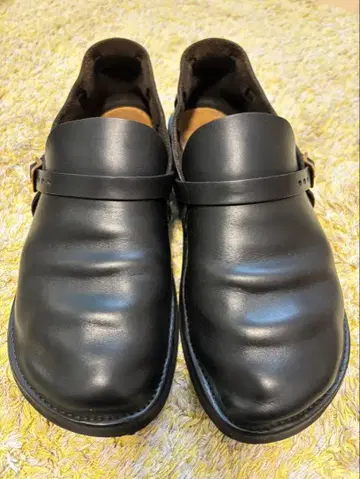 오로라 슈즈의 미들 잉글리시