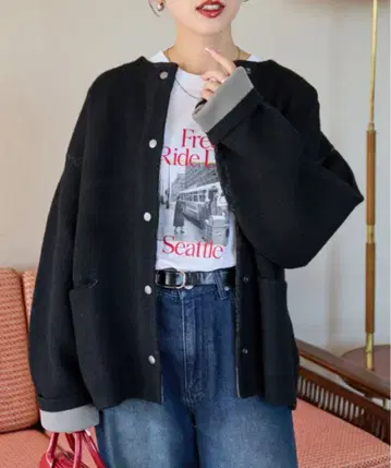 새상품 택 포함 프릭스스토어 안쪽 배색 스냅 니트 가디건 블랙