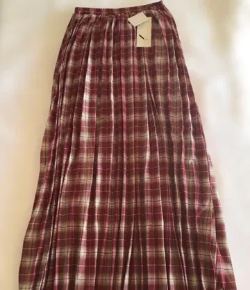 택 포함 새상품 N. 빨간색 계열 체크 무늬 플리츠 롱 스커트 M