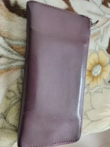 퍼플 장지갑 지퍼 포함