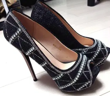 캬바쿠라 펌프스 힐 비쥬 장식