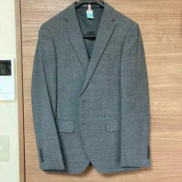 그레이 비즈니스 정장 자켓과 팬츠