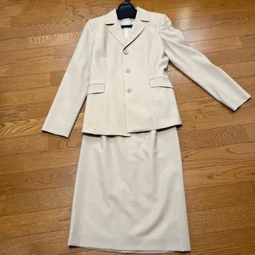 MK Collection 베이지 스커트 수트 38