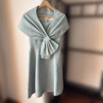 Strawberry fields 민트 그린 슬리브리스 원피스