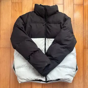 다운 자켓 블랙/화이트 M AZUL
