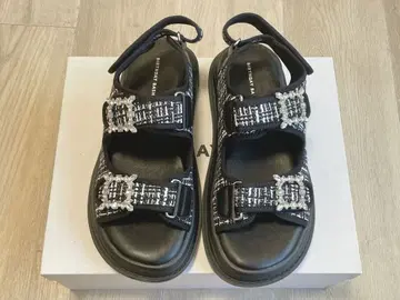 미사용 새상품 BirthdayBash 트위드 플랫 샌들 24.0cm