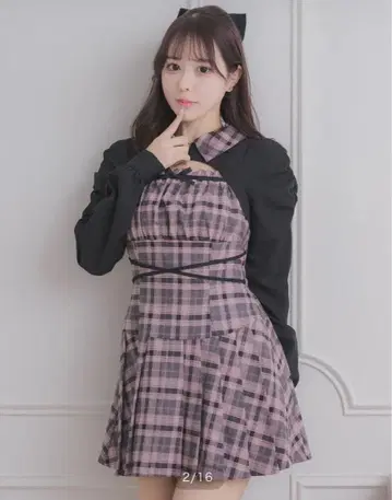 pium 컷 아웃 레이어드 플리츠 미니 원피스