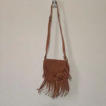 프린지 달린 브라운 사코슈
