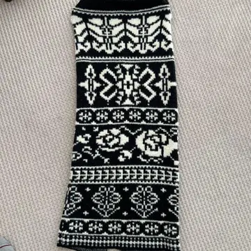 MIRROR MIRROR ON THE WALL 니트 타이트 스커트