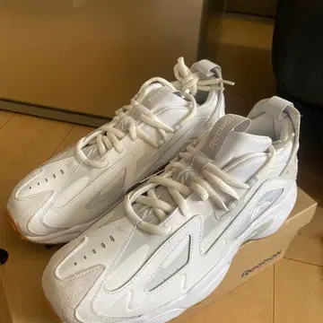 리복 화이트 스니커즈