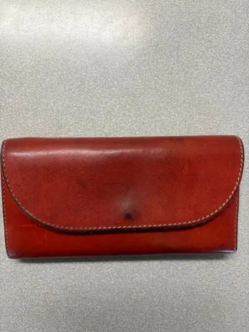 Buddy Rest 빨간색 가죽 장지갑