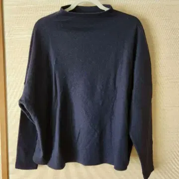 [ 새상품급 ] entwa 울 니트 풀오버 (네이비)