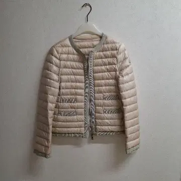 MONCLER 베이지 퀼팅 다운 자켓
