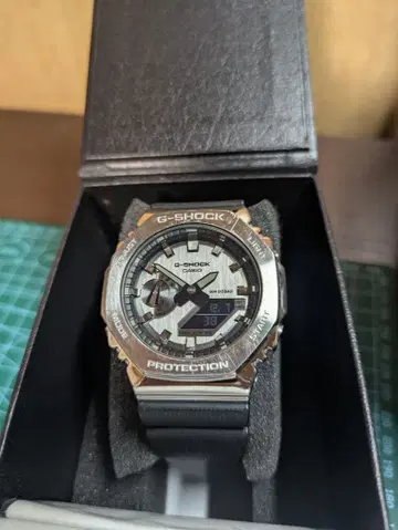 G-SHOCK GM-2100