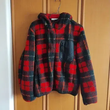 유니클로 J.W.ANDERSON 플리스 자켓 S 사이즈