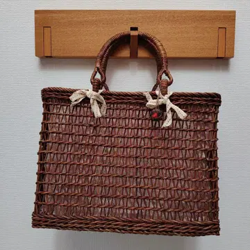 아케비 덩굴 세공 바스켓백