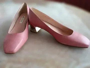 미사용 새상품 DIANA 핑크 새틴 펌프스 22.5cm