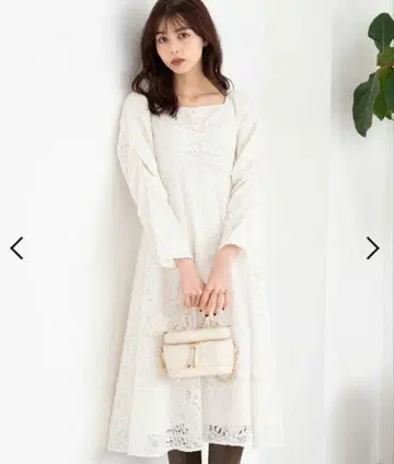 레이스 소매 컨셔스 원피스