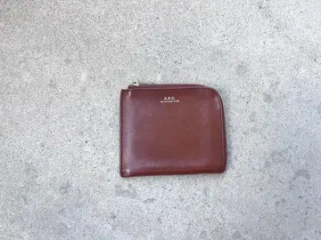 A.P.C. 지퍼 지갑 L자 하프 접이식 지갑