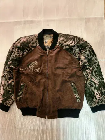 핸드메이드 벨벳 봄버 재킷 스카잔