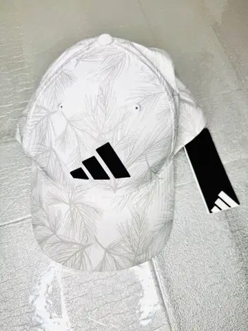 adidas 화이트 잎 패턴 야구 모자 OSFM
