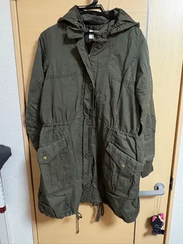 올리브색 후드 부착 모즈 코트 M 사이즈