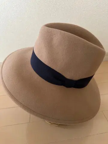 미사용 페리시오 베키 베이지 울 펠트 햇 네이비 리본