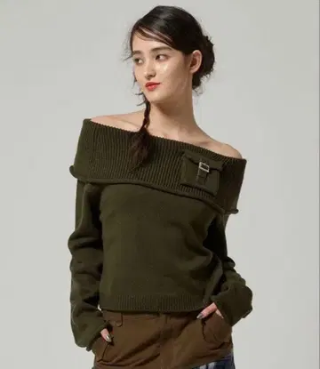 tinajojun 포켓 부착 오프숄더 니트