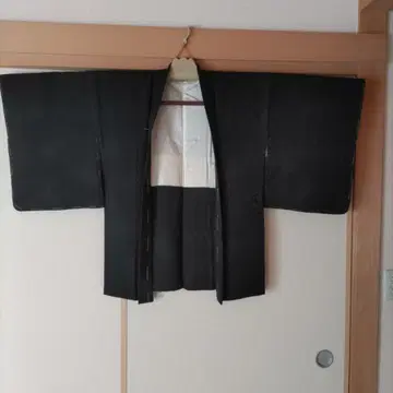 블랙 겉옷 고급스러움이 있는 디자인