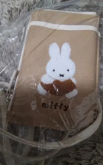 미피 스마트폰 숄더백 베이지