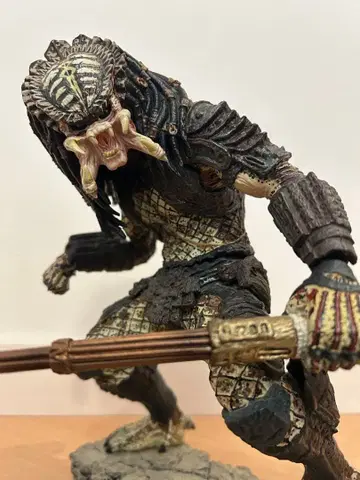 프레데터 피규어 약 22cm