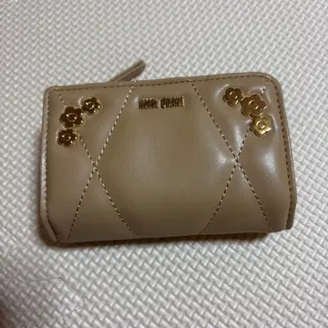 베이지 이단 접이식 지갑 마리크와