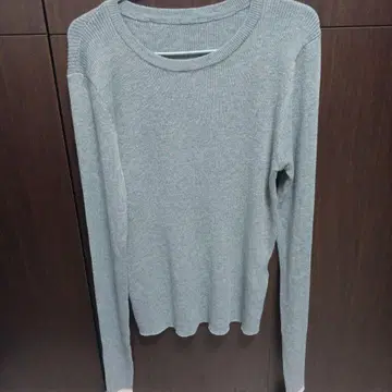 새상품 얇은 소재 니트