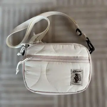 코브 마스터 퀼팅 미니 숄더백