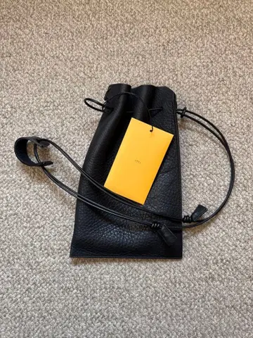 미사용 새상품 ITTI x TODAYFUL 가죽 숄더백 블랙