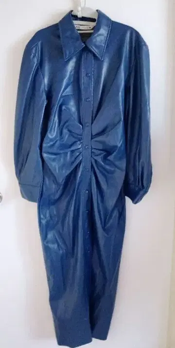 새상품급 [ ZARA ] 자라 블루 가죽풍 롱 원피스 M