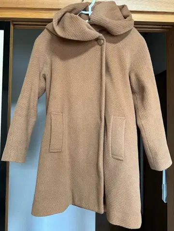 후드 부착 롱 코트