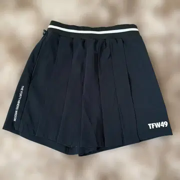 TFW49 플리츠 숏팬츠