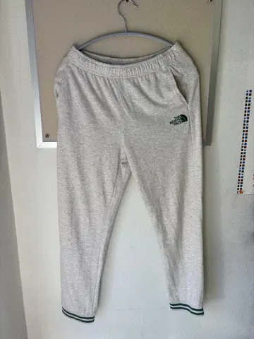 더 노스페이스 그레이 스웨트 팬츠